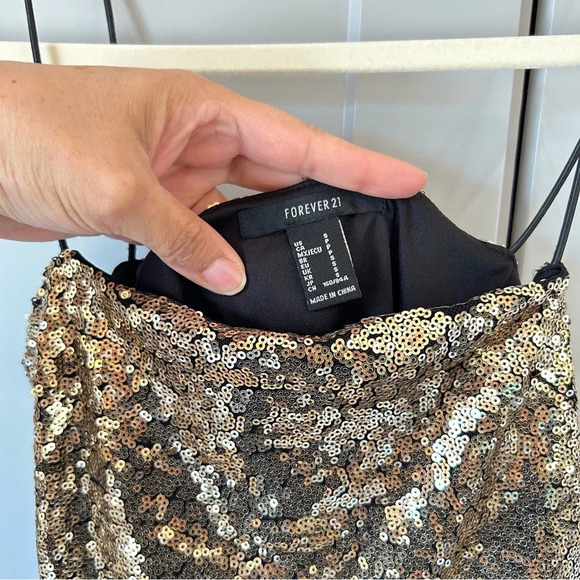 Forever 21 Women's Gold Sequin Mini Dress Size Small Spaghetti Straps New Year’s - Picture 9 of 11